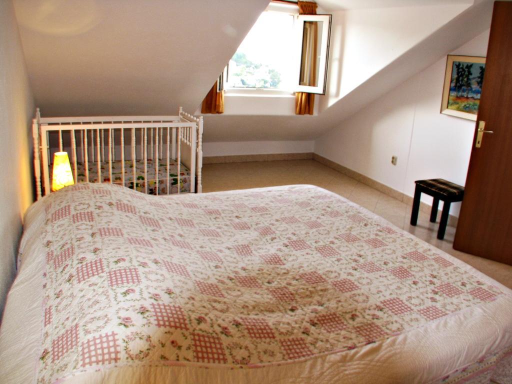 Apartment Martinic Pucisca Cameră foto