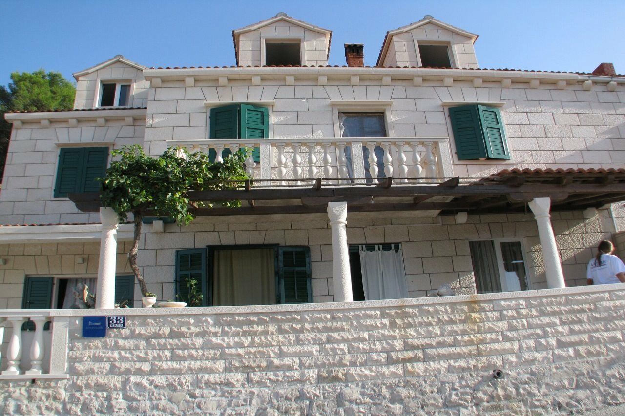 Apartment Martinic Pucisca Exterior foto